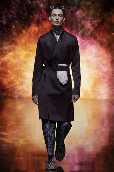 Look 1